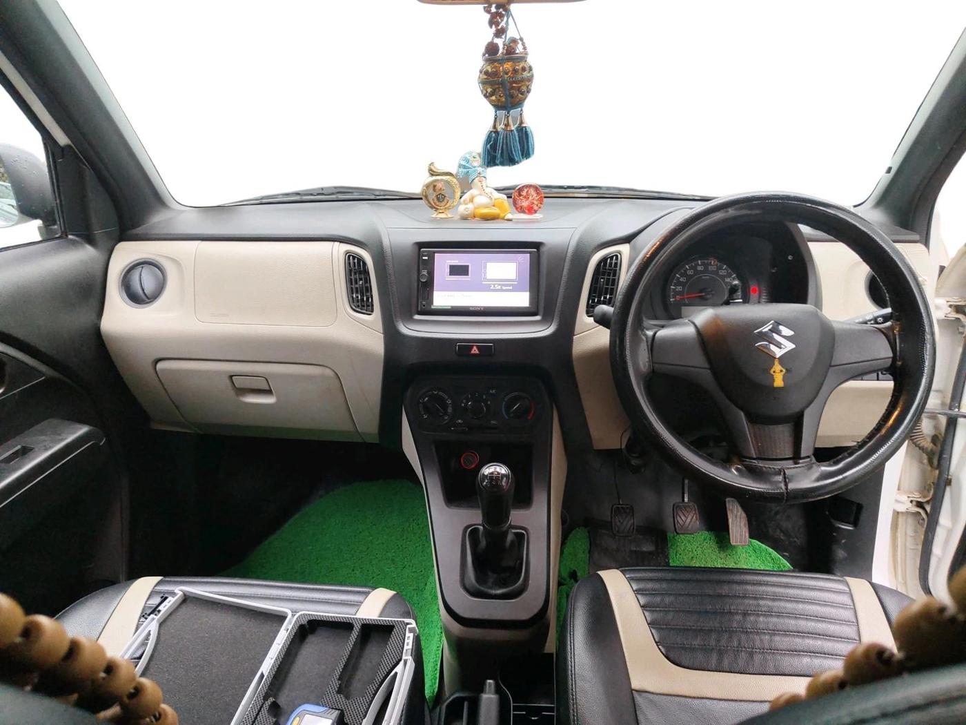 2019 Maruti New Wagon-R LXI CNG (O) 1.0, CNG, Manual, 70,044 km, interior