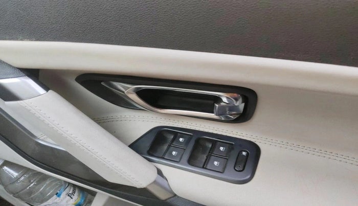 2024 Tata Safari PURE PLUS AT, Diesel, Automatic, 30,573 km, interior