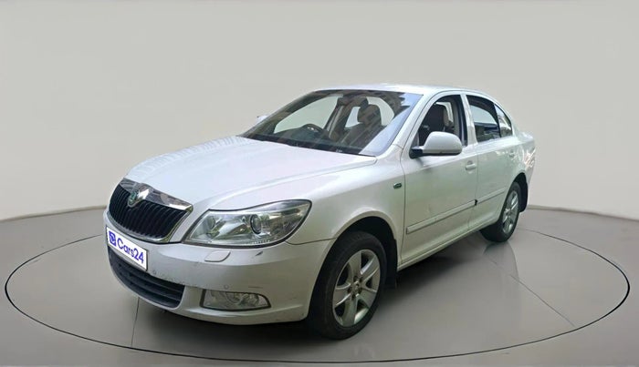 2011 Skoda Laura L&K 2.0 TDI AT, Diesel, Automatic, 1,56,525 km, exterior