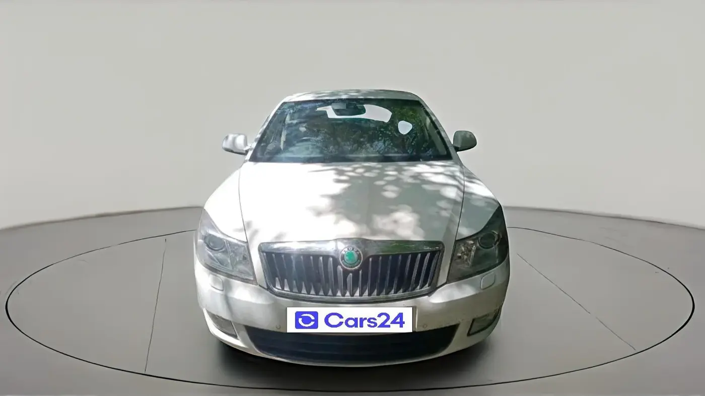 2011 Skoda Laura L&K 2.0 TDI AT, Diesel, Automatic, 1,56,525 km, exterior