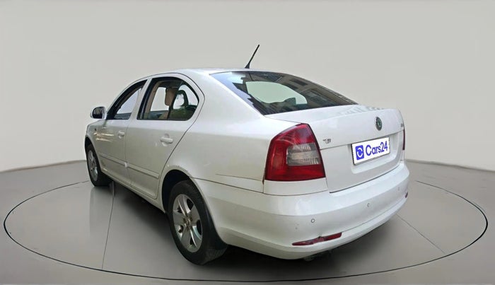 2011 Skoda Laura L&K 2.0 TDI AT, Diesel, Automatic, 1,56,525 km, exterior