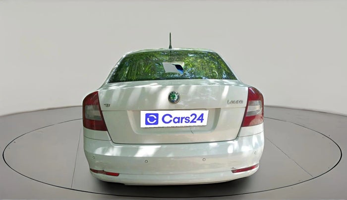 2011 Skoda Laura L&K 2.0 TDI AT, Diesel, Automatic, 1,56,525 km, exterior