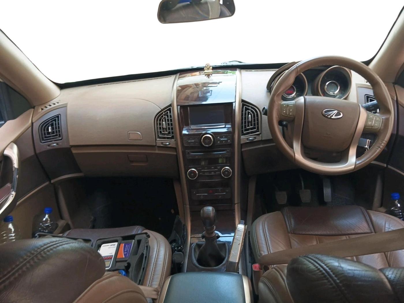 2012 Mahindra XUV500 W8, Diesel, Manual, 1,21,692 km, interior