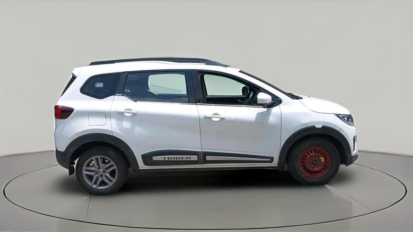 2020 Renault TRIBER RXZ, Petrol, Manual, 33,157 km, exterior
