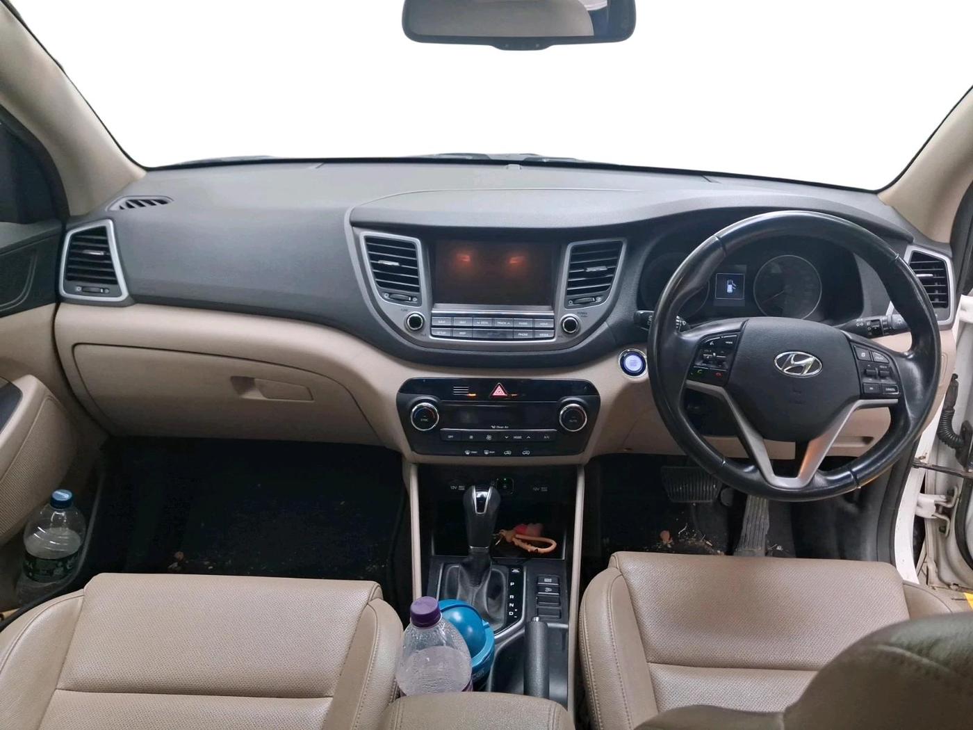 2018 Hyundai Tucson 2WD AT GL DIESEL
, Diesel, Automatic, 72,438 km, interior