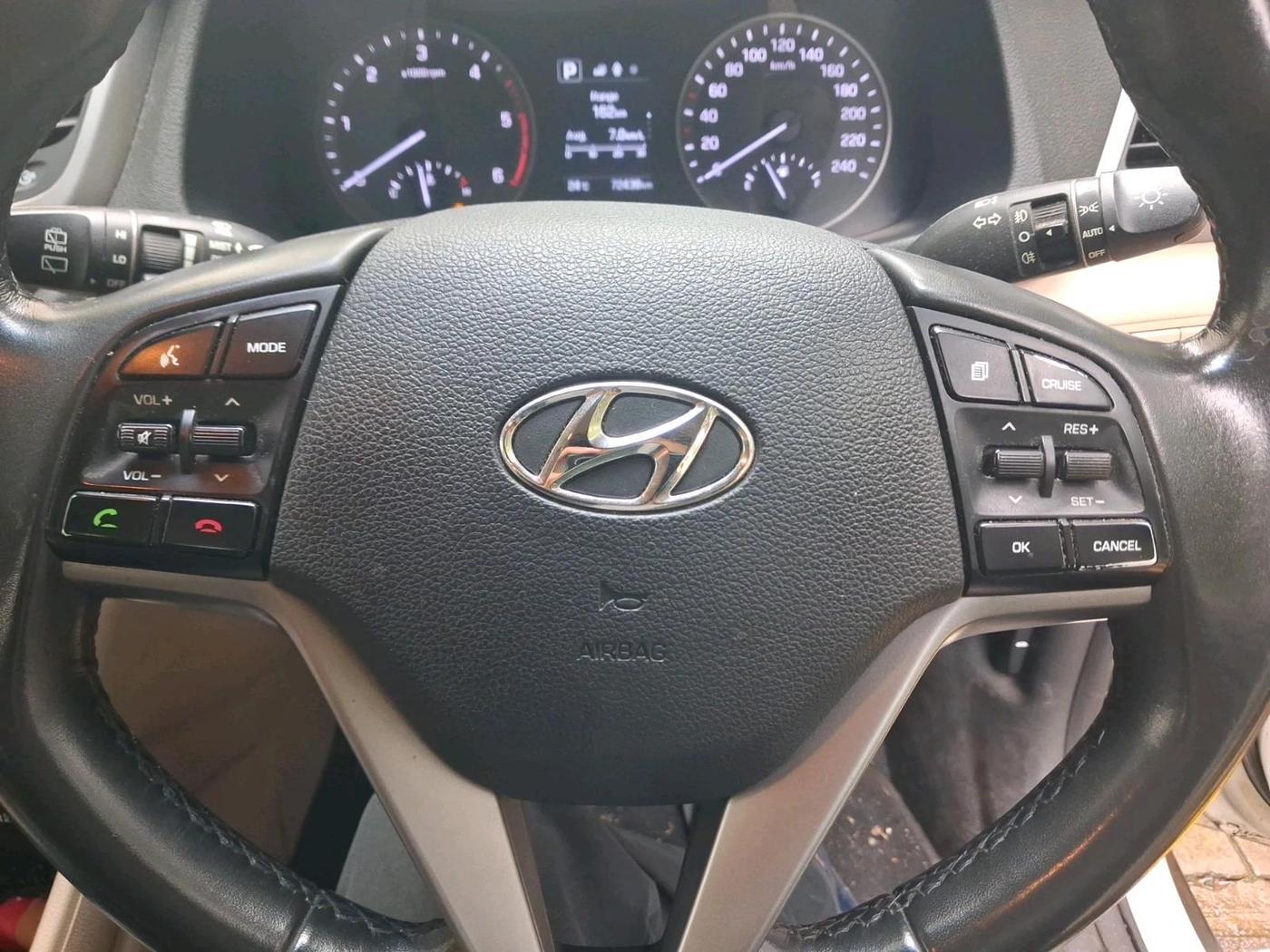 2018 Hyundai Tucson 2WD AT GL DIESEL
, Diesel, Automatic, 72,438 km, interior