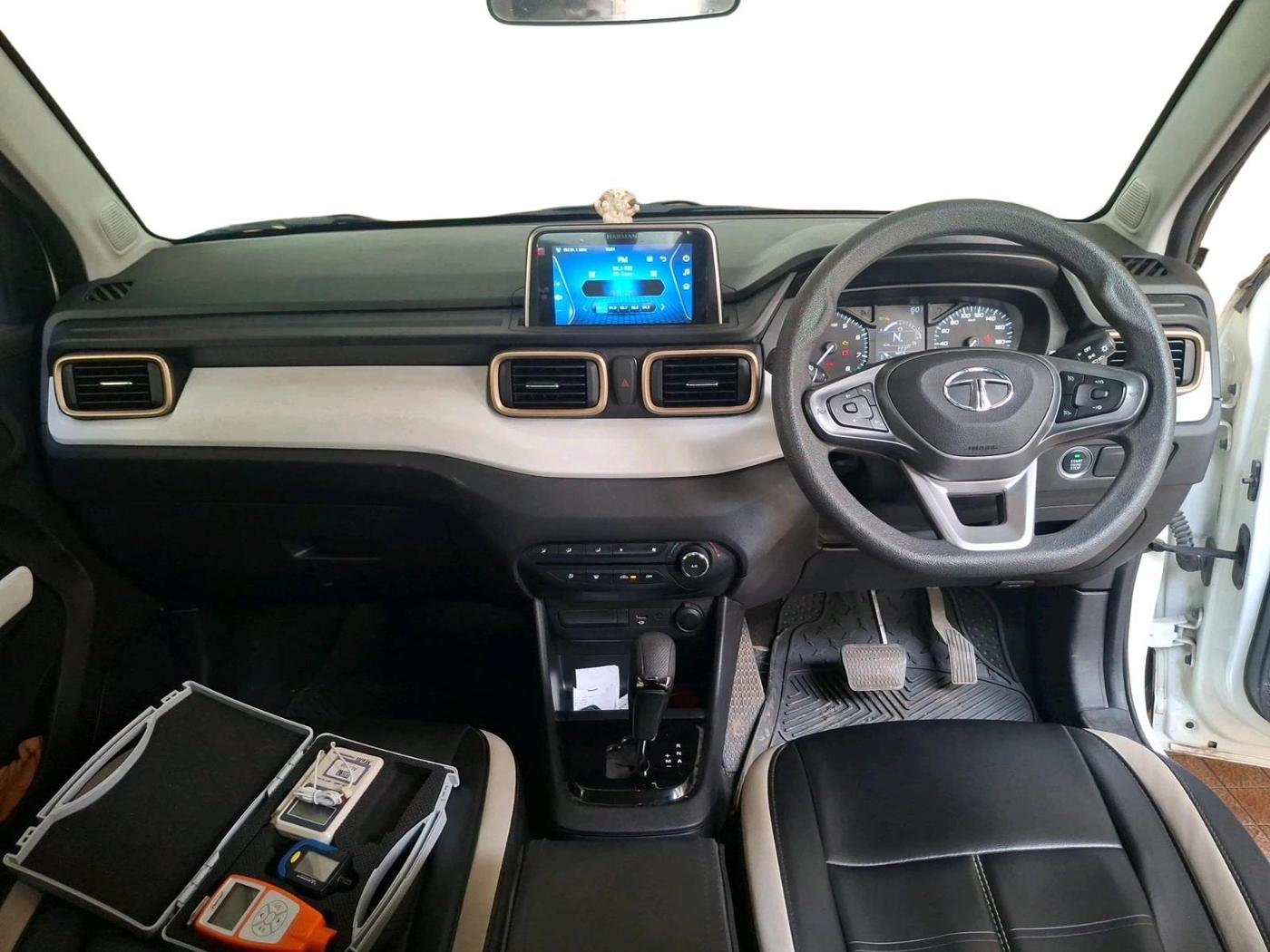 2022 Tata PUNCH ACCOMPLISHED AMT, Petrol, Automatic, 39,134 km, interior