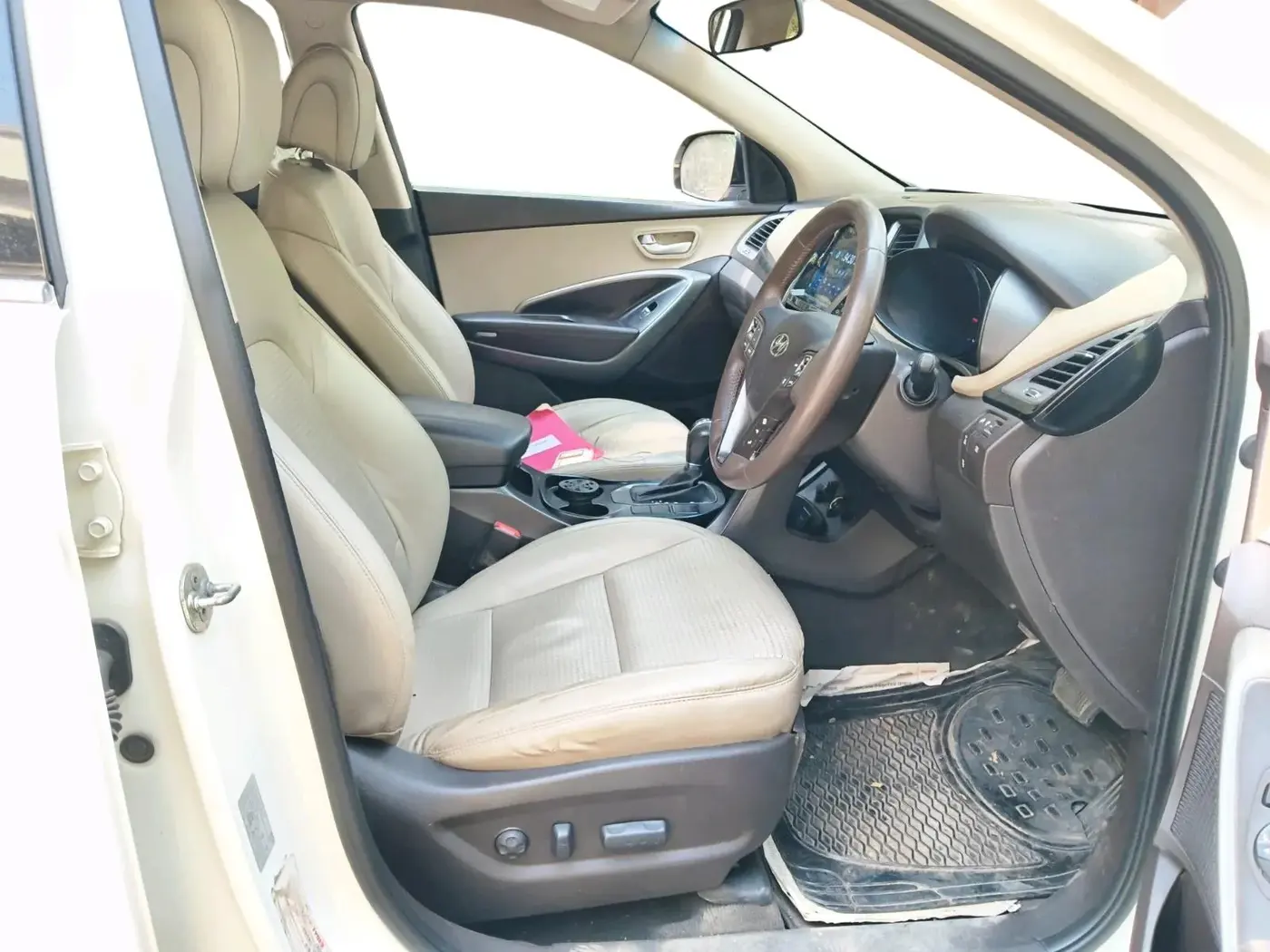 2015 Hyundai Santa Fe 4 WD AT, Diesel, Automatic, 1,10,936 km, interior
