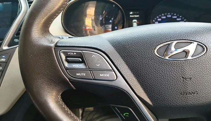 2015 Hyundai Santa Fe 4 WD AT, Diesel, Automatic, 1,10,936 km, interior