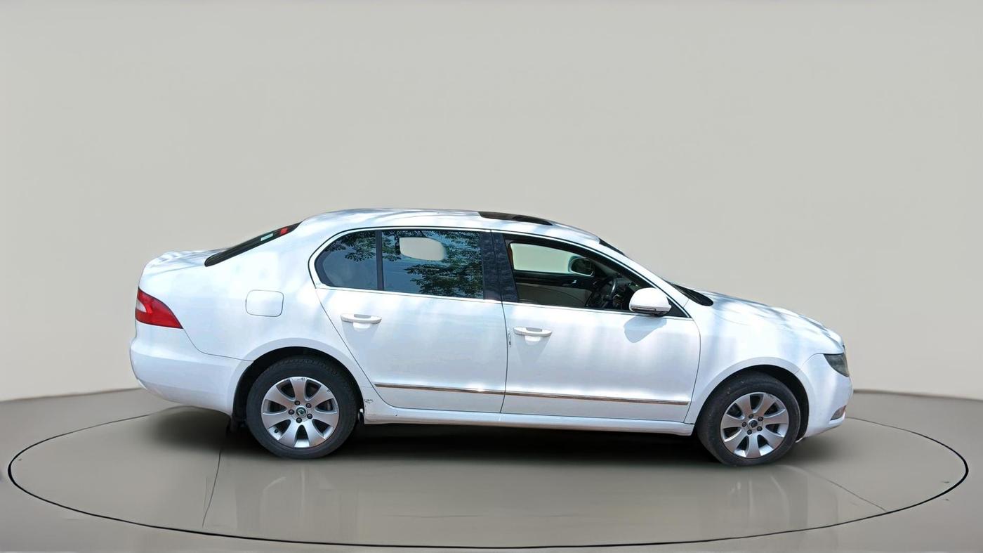 2013 Skoda Superb ELEGANCE 1.8 TSI MT, Petrol, Manual, 75,839 km, exterior