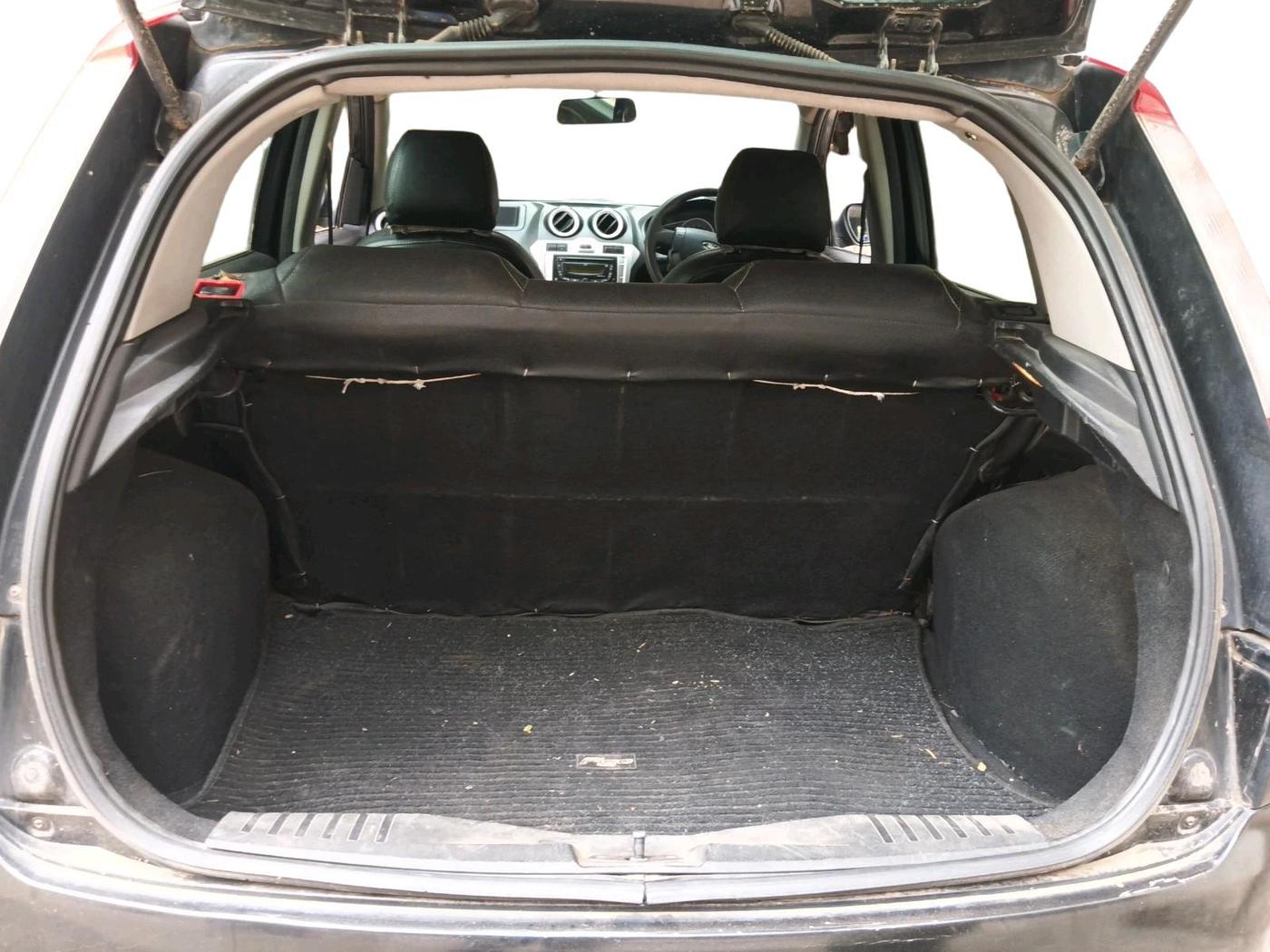2011 Ford Figo ZXI 1.4 DIESEL, Diesel, Manual, 1,14,030 km, exterior
