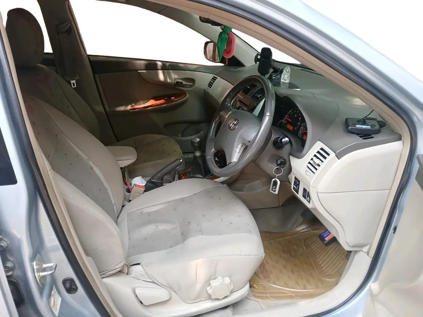 2011 Toyota Corolla Altis G PETROL, Petrol, Manual, 1,27,714 km, interior