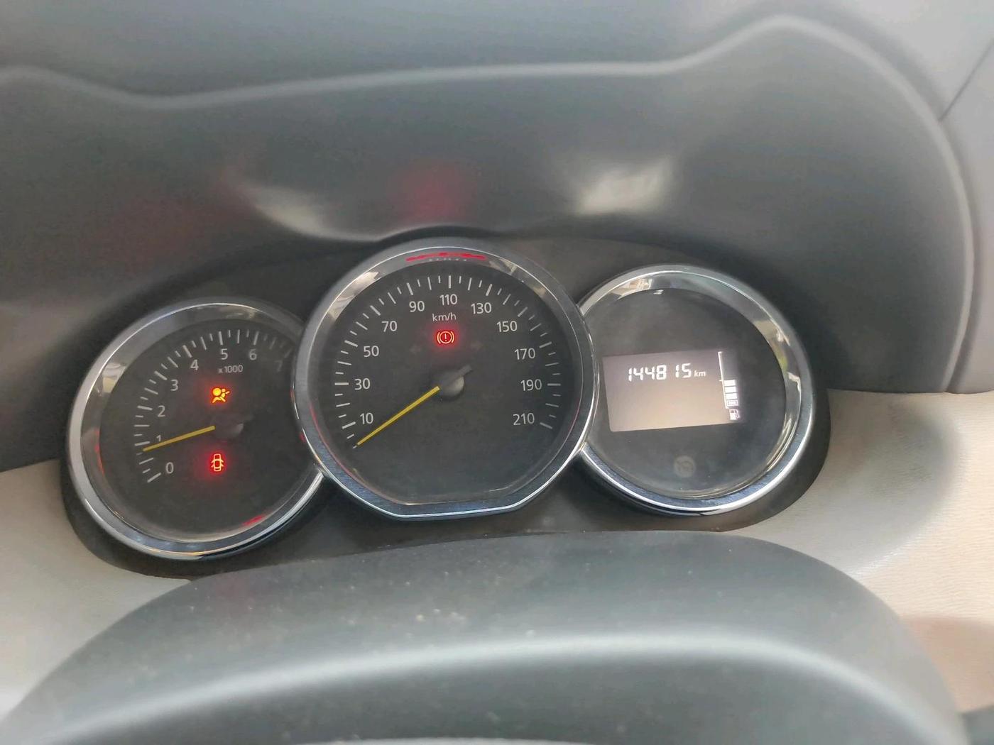 2015 Renault Duster 85 PS RXL DIESEL, Diesel, Manual, 1,44,815 km, interior
