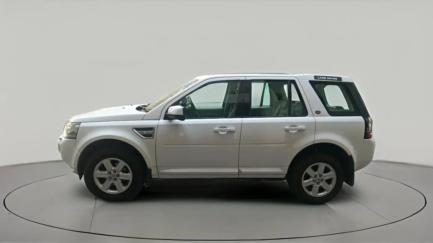 2014 Landrover Freelander 2 TD4 SE, Diesel, Automatic, 1,12,414 km, exterior