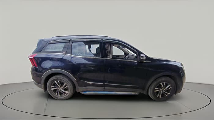 2022 Mahindra XUV700 AX 5 P MT 7 STR, Petrol, Manual, 55,999 km, exterior