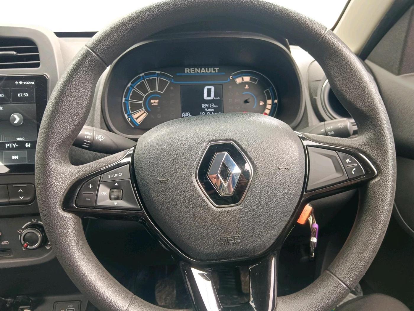 2024 Renault Kwid RXT 1.0, Petrol, Manual, 18,413 km, interior