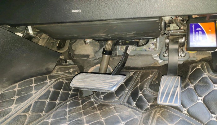 2022 Mahindra XUV700 AX 7 LUXURY D AT 7 STR, Diesel, Automatic, 1,07,640 km, interior