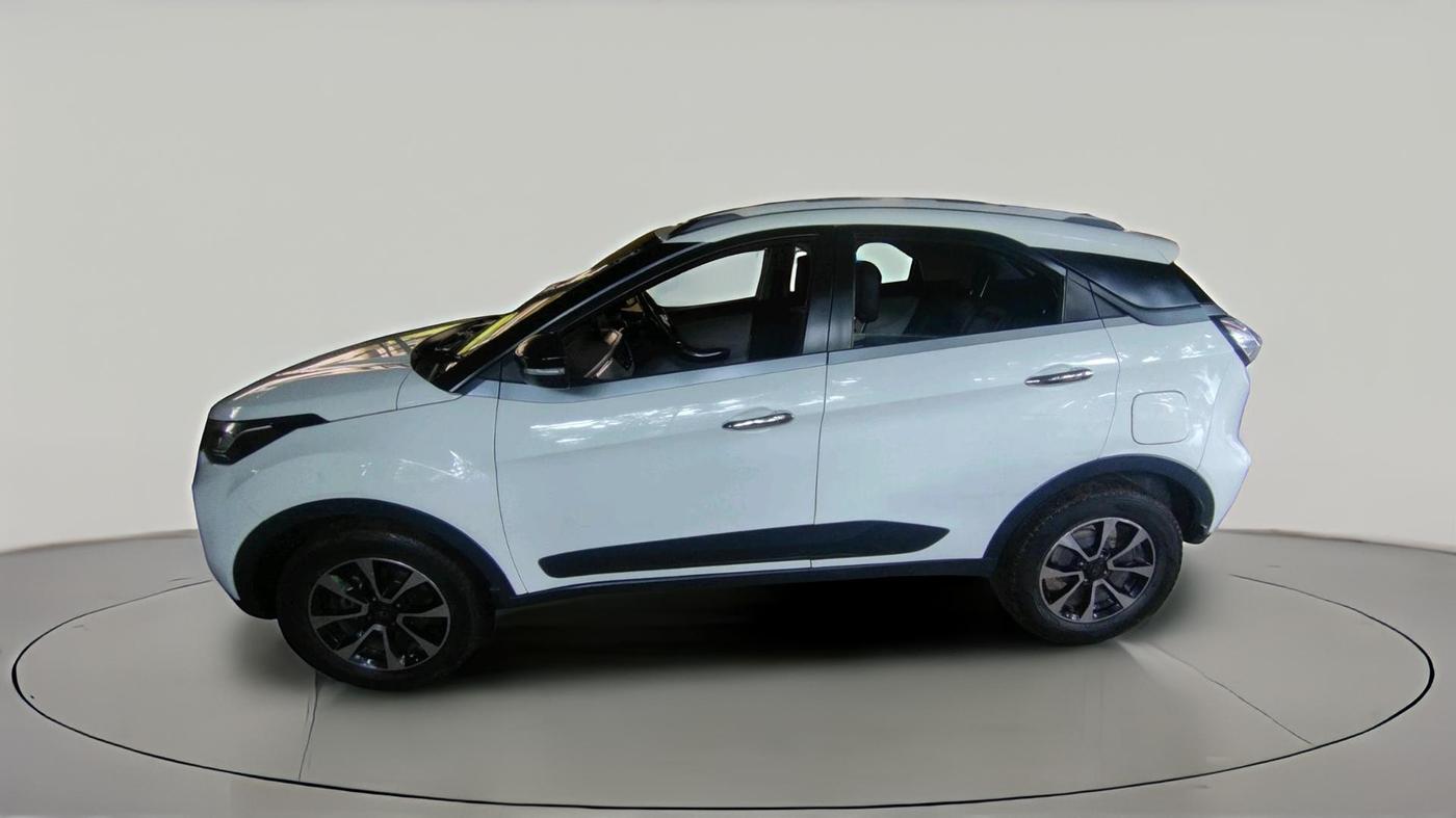2020 Tata NEXON XZA PLUS (O) DIESEL, Diesel, Automatic, 1,36,512 km, exterior