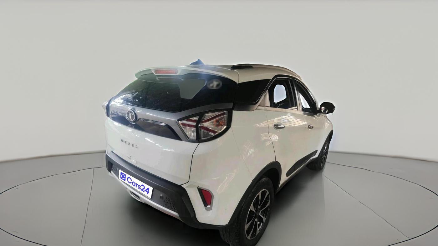 2020 Tata NEXON XZA PLUS (O) DIESEL, Diesel, Automatic, 1,36,512 km, exterior