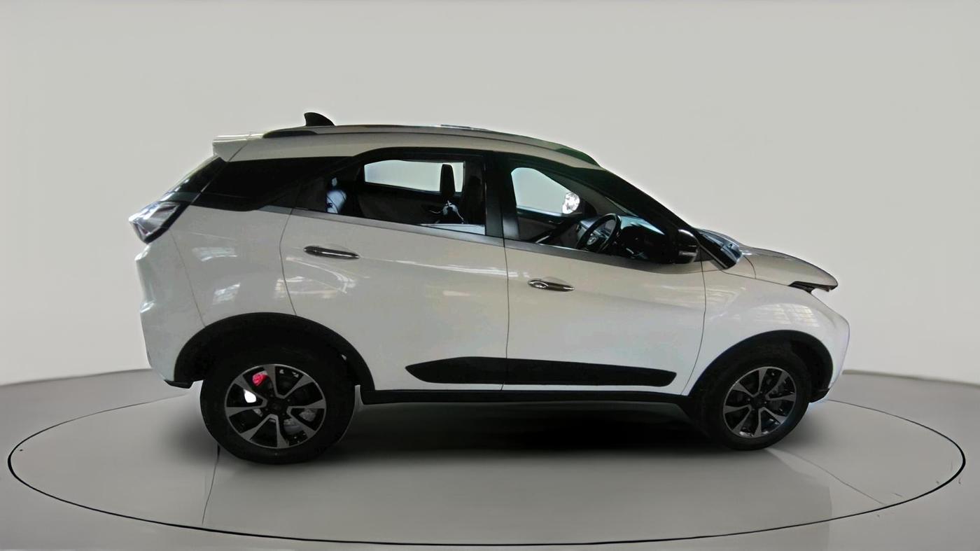 2020 Tata NEXON XZA PLUS (O) DIESEL, Diesel, Automatic, 1,36,512 km, exterior