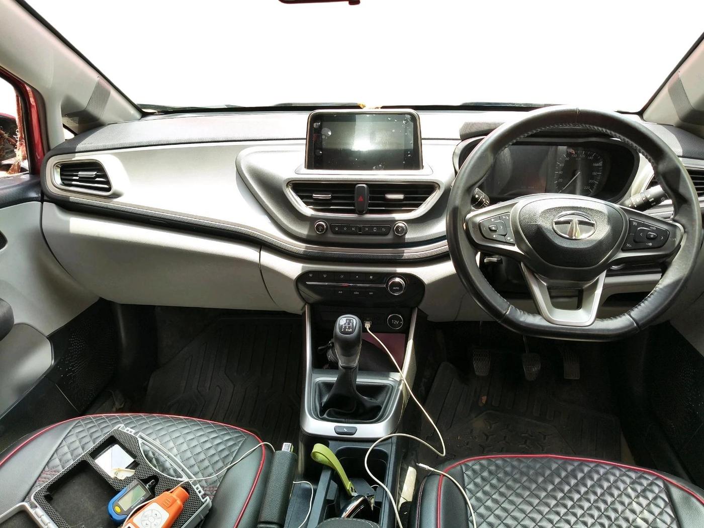 2020 Tata ALTROZ XZ PETROL, Petrol, Manual, 33,258 km, interior