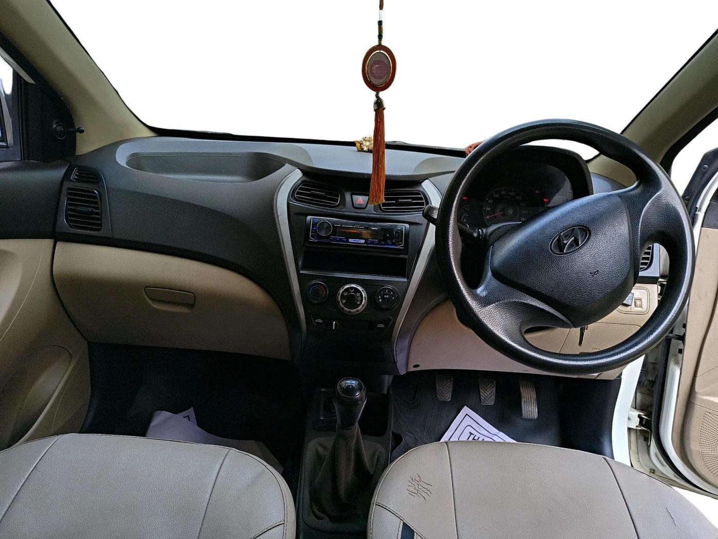 2014 Hyundai Eon ERA +, CNG, Manual, 1,46,372 km, interior