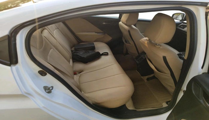 2015 Honda City 1.5L I-DTEC V, Diesel, Manual, 1,52,428 km, interior