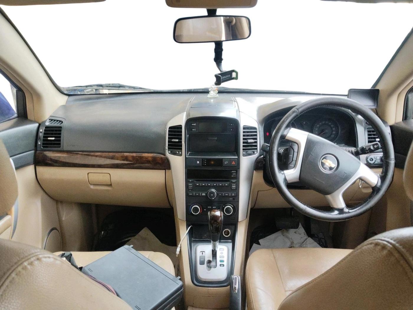 2011 Chevrolet Captiva LTZ AWD AT, Diesel, Automatic, 1,22,022 km, interior