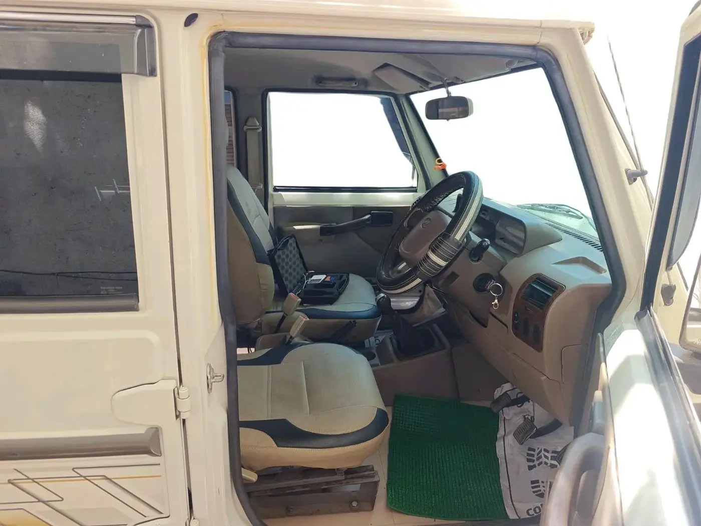 2012 Mahindra Bolero ZLX BS IV, Diesel, Manual, 1,01,832 km, interior