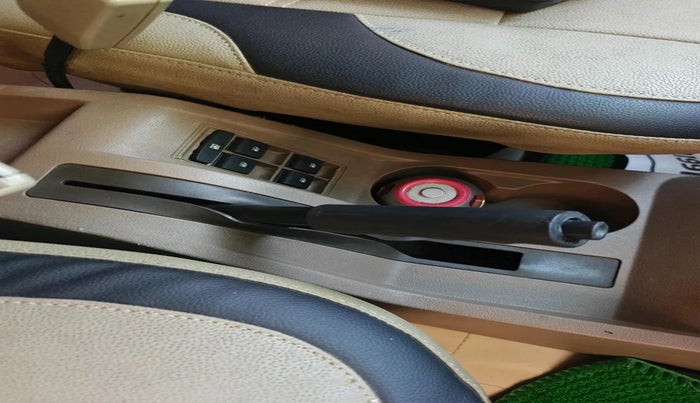 2012 Mahindra Bolero ZLX BS IV, Diesel, Manual, 1,01,832 km, interior