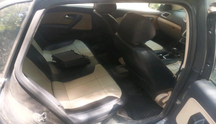 2016 Volkswagen Polo HIGHLINE1.2L, Petrol, Manual, 1,41,065 km, interior