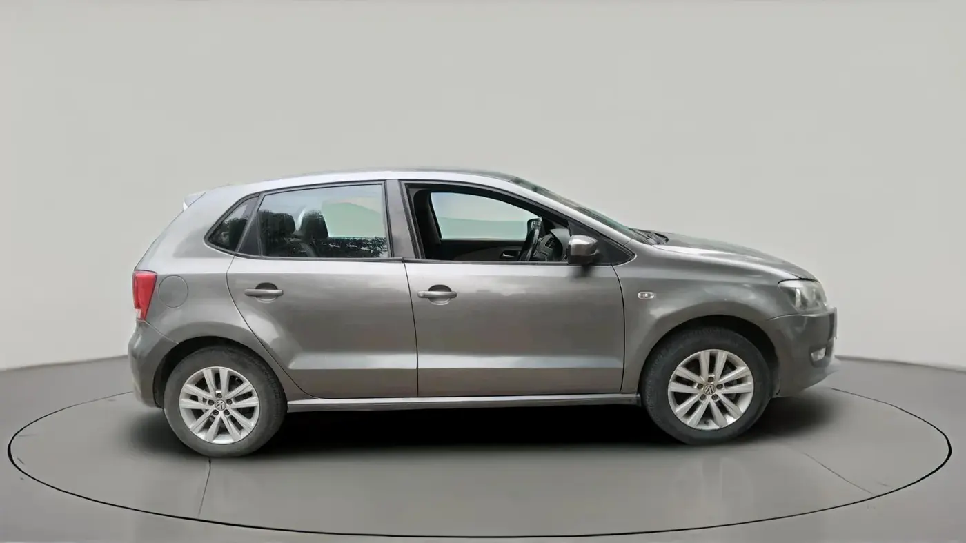 2013 Volkswagen Polo HIGHLINE1.2L, Petrol, Manual, 1,41,542 km, exterior