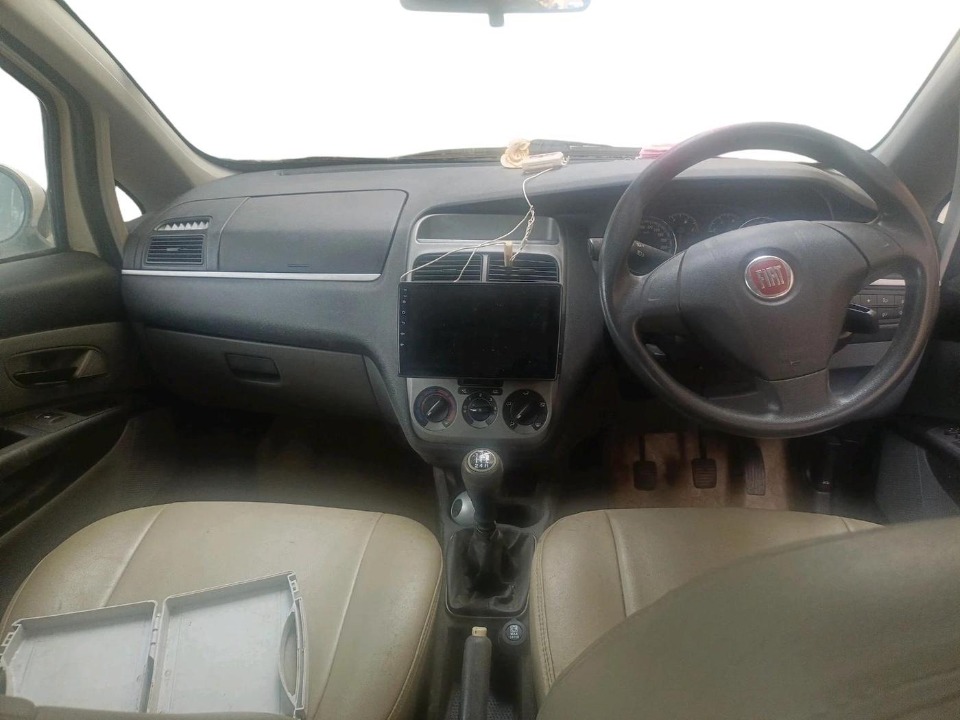 2011 Fiat Grand Punto EMOTION 1.2, Petrol, Manual, 99,999 km, interior