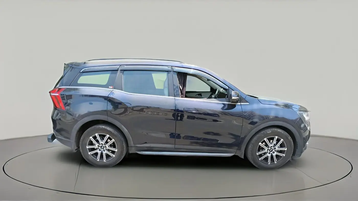 2025 Mahindra XUV700 AX 7 D AT 7 STR, Diesel, Automatic, 11,425 km, exterior