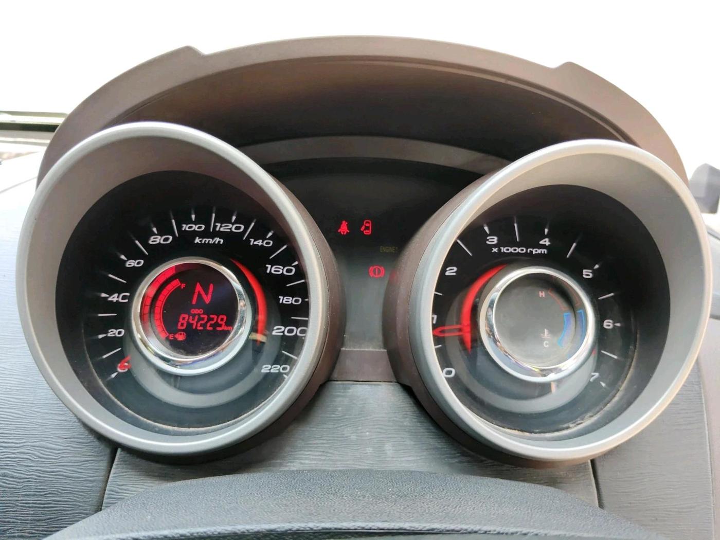 2014 Mahindra XUV500 W6, Diesel, Manual, 84,229 km, interior