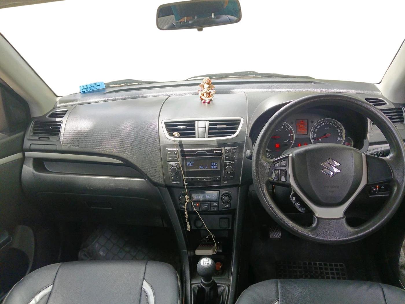 2016 Maruti Swift ZXI, CNG, Manual, 1,49,636 km, interior