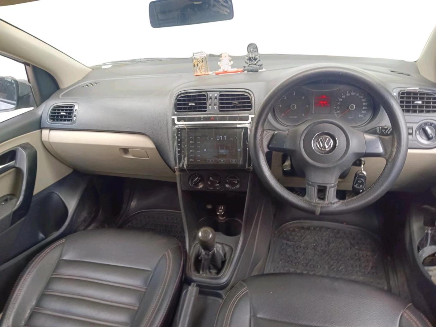 2013 Volkswagen Polo COMFORTLINE 1.2L, Diesel, Manual, 1,58,688 km, interior