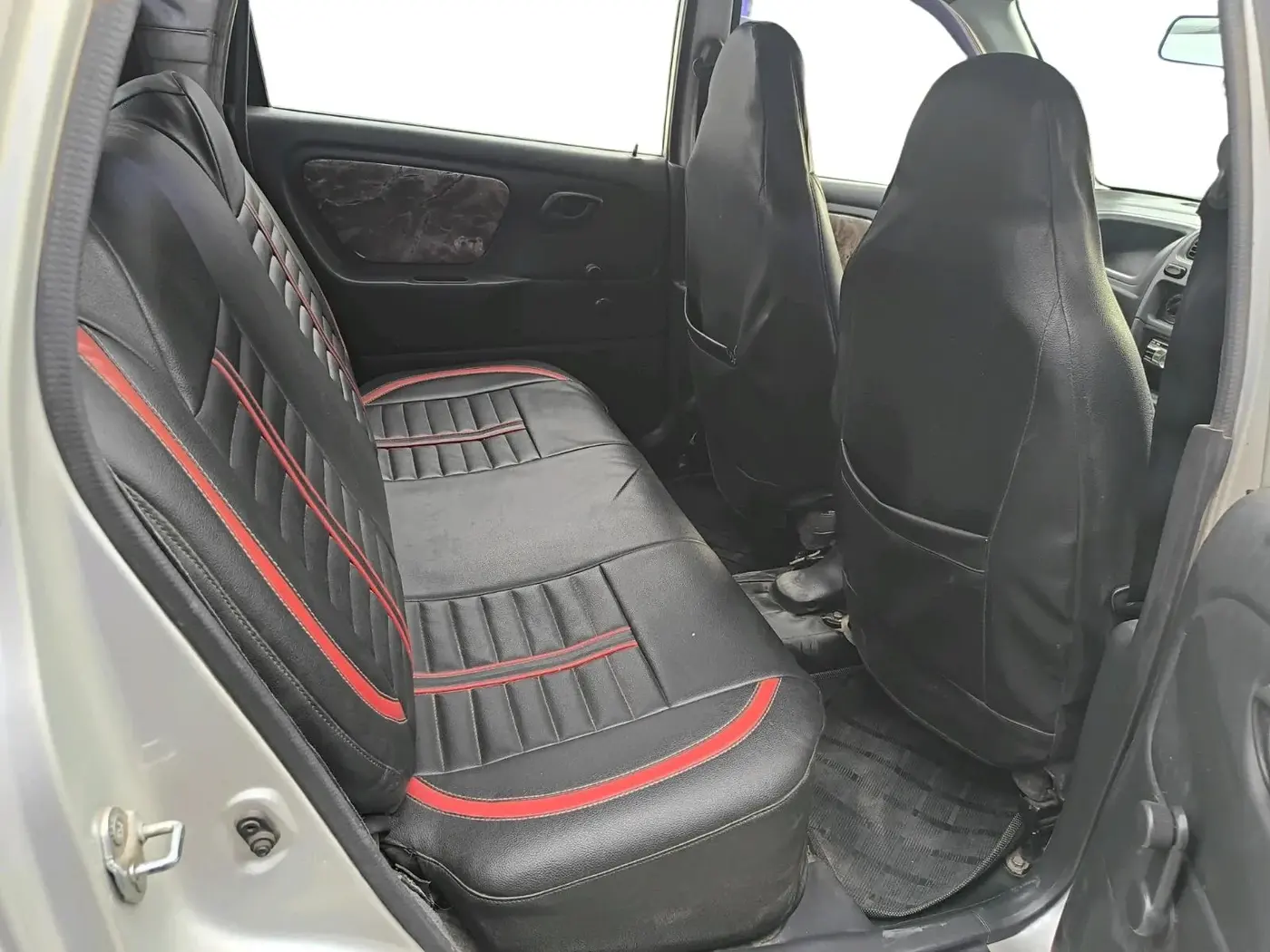 2011 Maruti Alto LXI, CNG, Manual, 1,03,277 km, interior