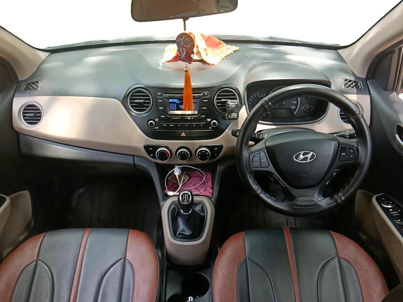 2015 Hyundai Grand i10 SPORTZ 1.2 KAPPA VTVT, Petrol, Manual, 31,125 km, interior