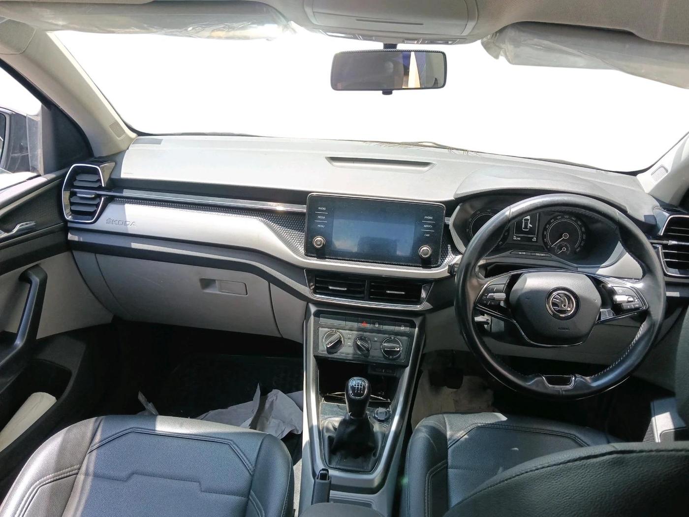 2022 Skoda KUSHAQ AMBITION 1.0L TSI MT, Petrol, Manual, 68,250 km, interior
