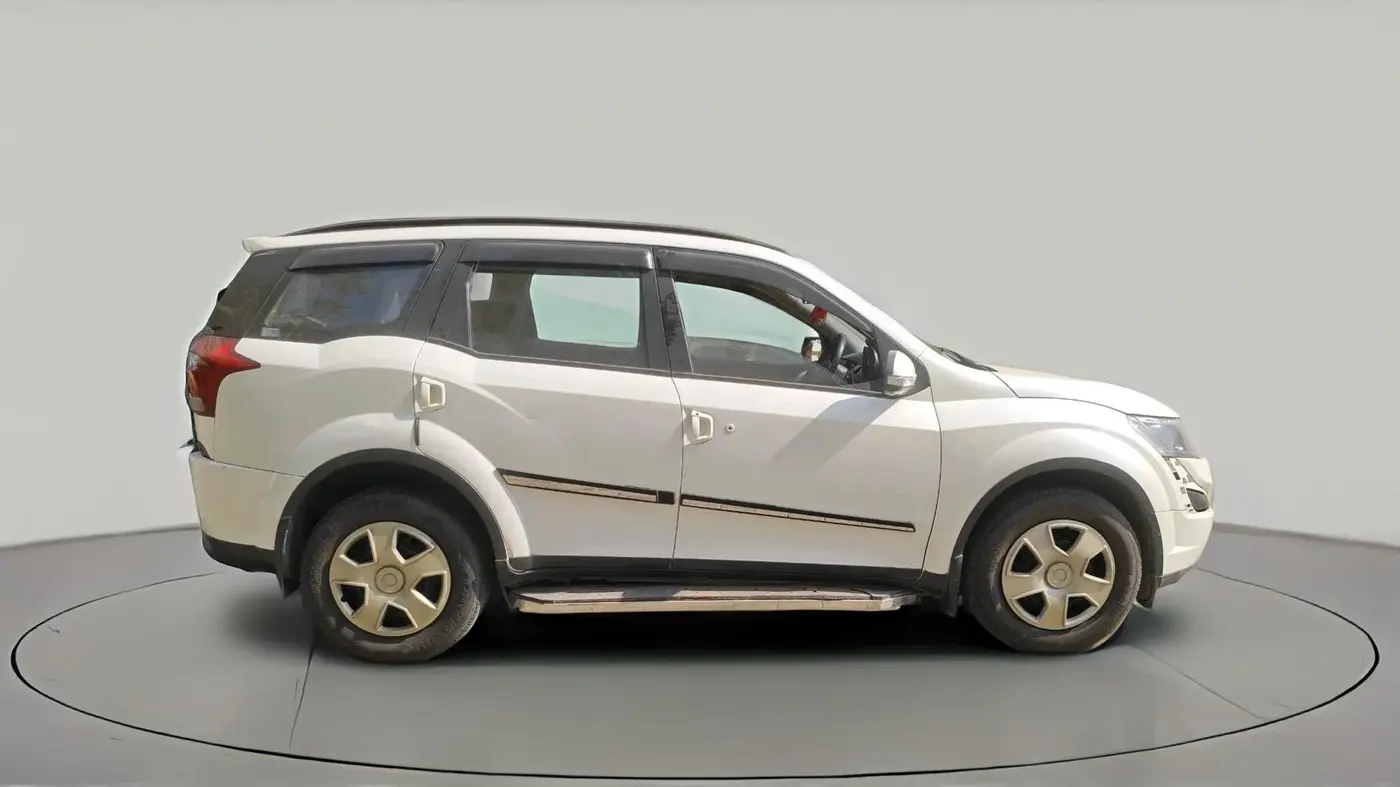 2020 Mahindra XUV500 W7, Diesel, Manual, 92,520 km, exterior