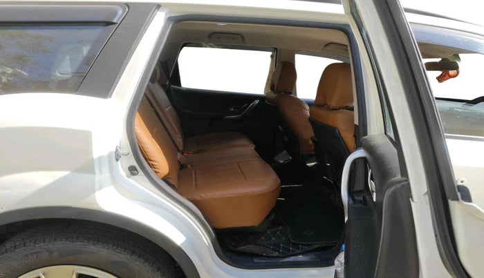 2020 Mahindra XUV500 W7, Diesel, Manual, 92,520 km, interior