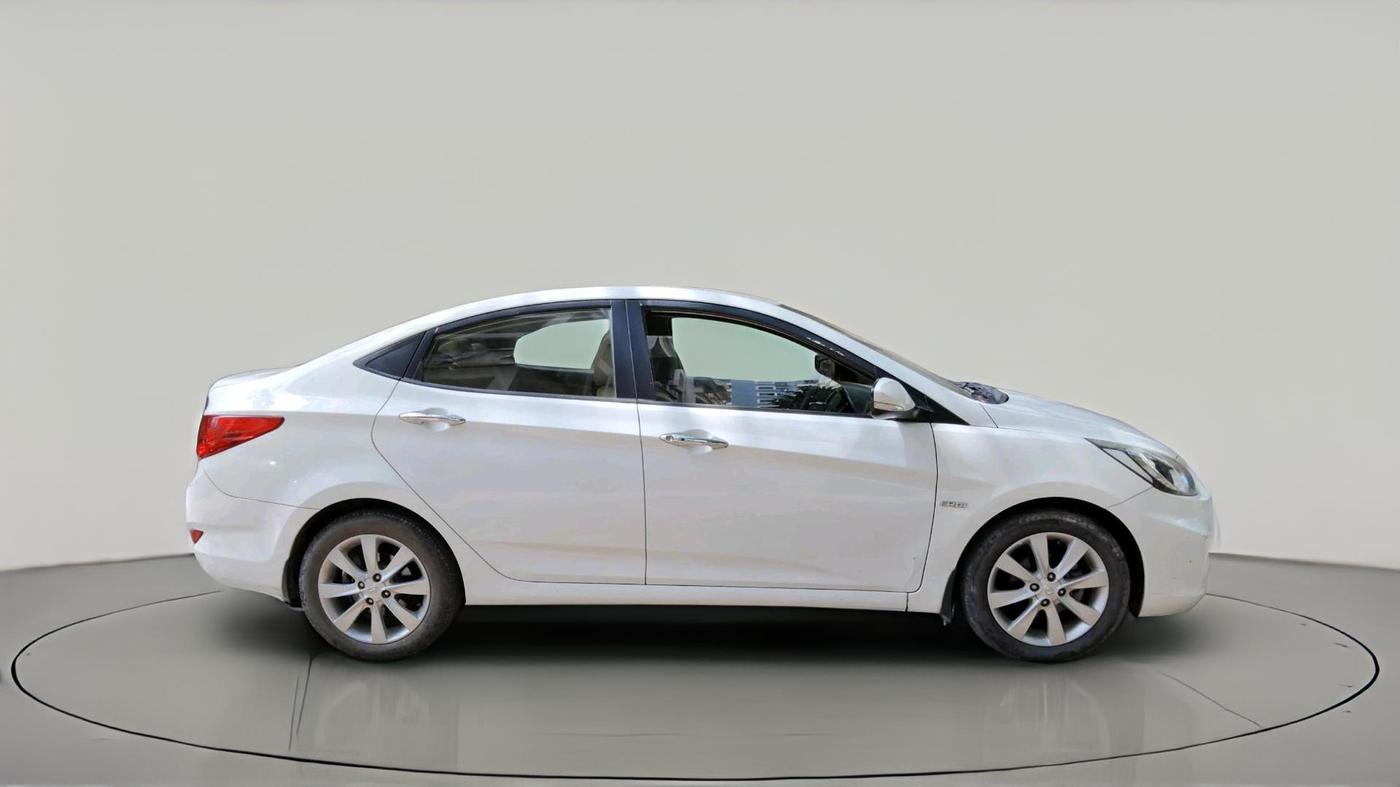 2013 Hyundai Verna FLUIDIC 1.6 CRDI SX OPT, Diesel, Manual, 1,00,952 km, exterior