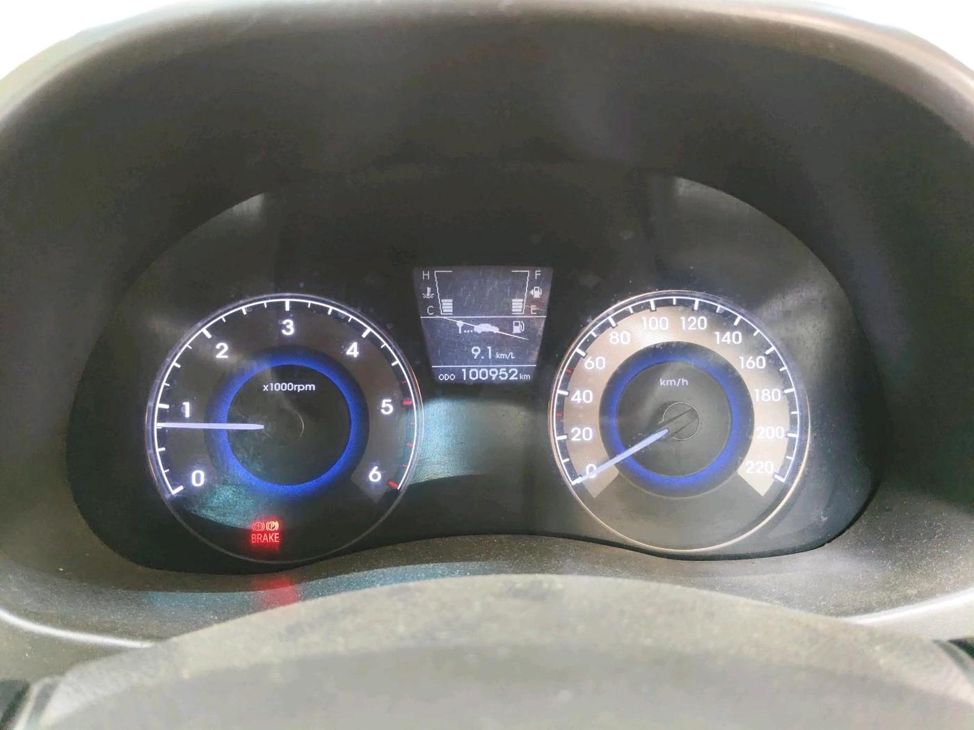 2013 Hyundai Verna FLUIDIC 1.6 CRDI SX OPT, Diesel, Manual, 1,00,952 km, interior