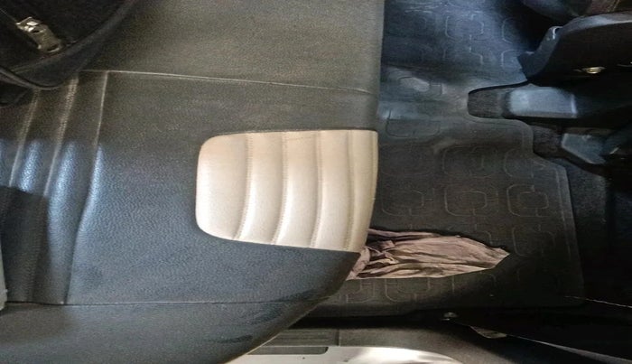 2017 Maruti Wagon R 1.0 VXI, Petrol, Manual, 37,262 km, interior