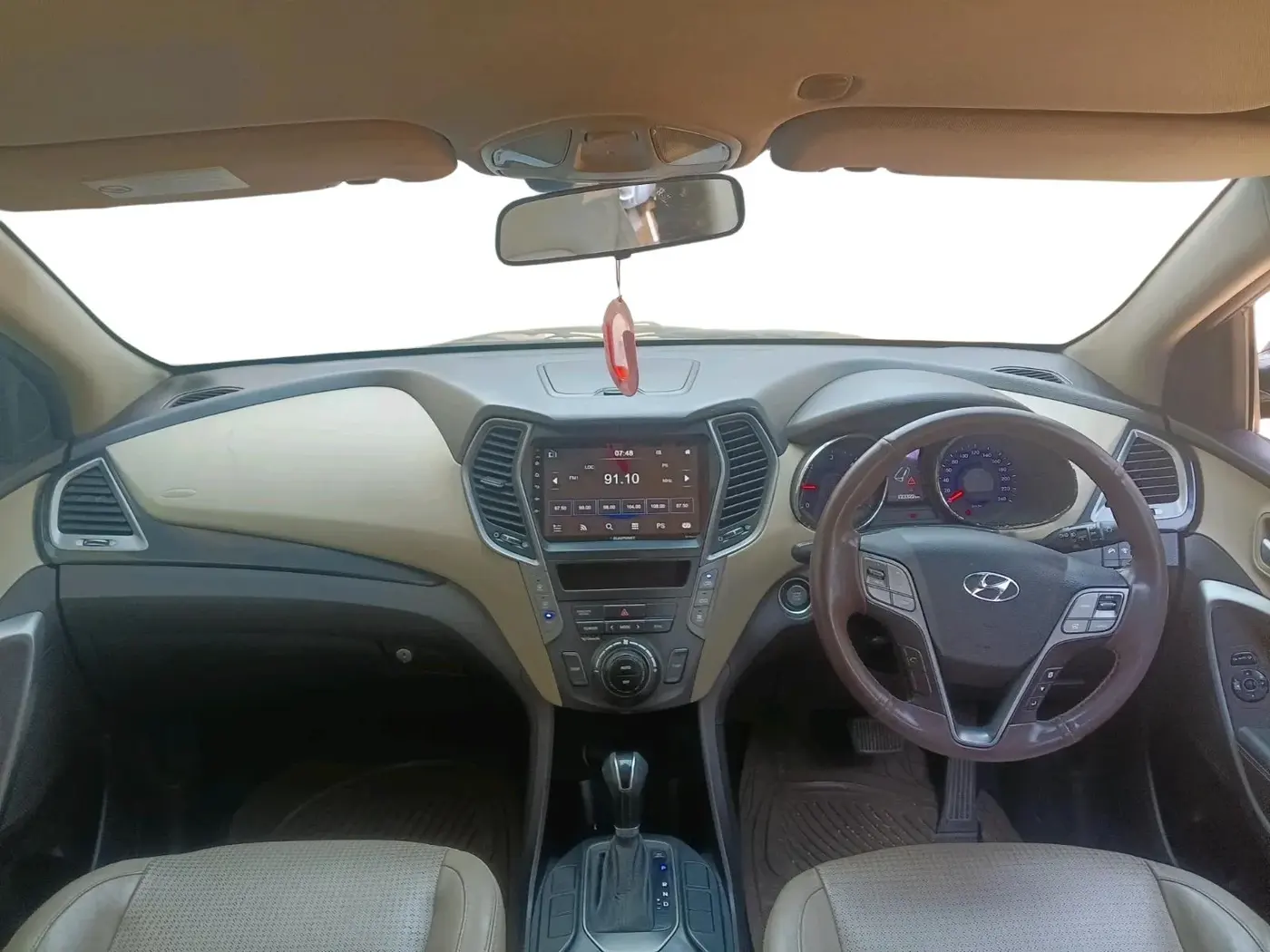 2015 Hyundai Santa Fe 4 WD AT, Diesel, Automatic, 1,23,323 km, interior