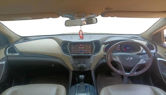 2015 Hyundai Santa Fe 4 WD AT, Diesel, Automatic, 1,23,323 km, interior