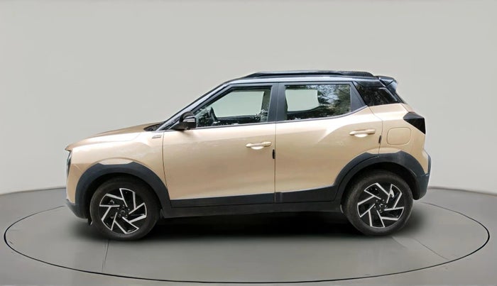 2024 Mahindra XUV 3XO AX7L 1.2 Petrol AT, Petrol, Automatic, 2,487 km, exterior
