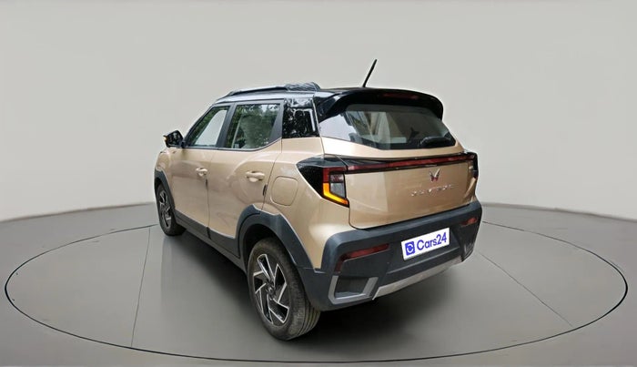 2024 Mahindra XUV 3XO AX7L 1.2 Petrol AT, Petrol, Automatic, 2,487 km, exterior
