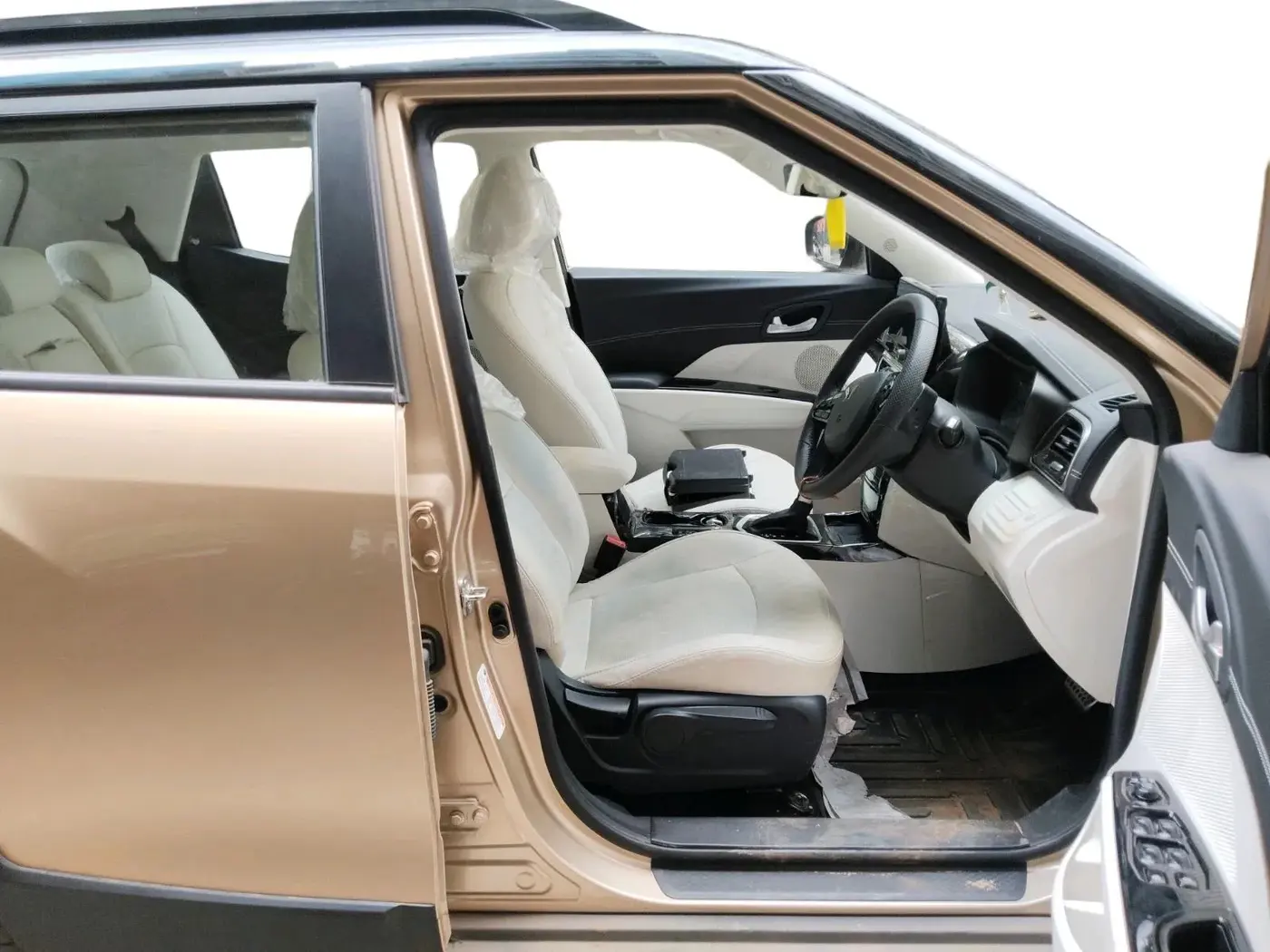 2024 Mahindra XUV 3XO AX7L 1.2 Petrol AT, Petrol, Automatic, 2,487 km, interior